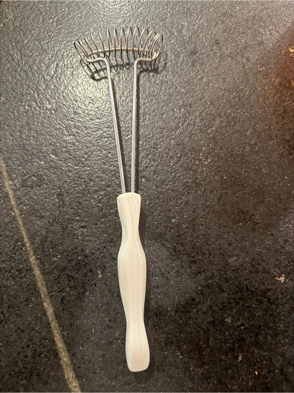 Cutco Kitchen Whisk / Whip – Pearl White Handle – Excellent Condition